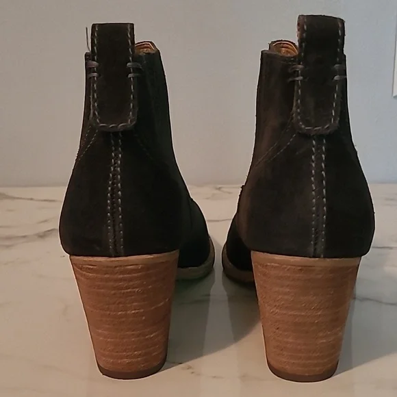 Dolce Vita Jones Dark Gray Suede Leather Chelsea Western Ankle Booties Wmn 9.5 - Picture 7 of 16